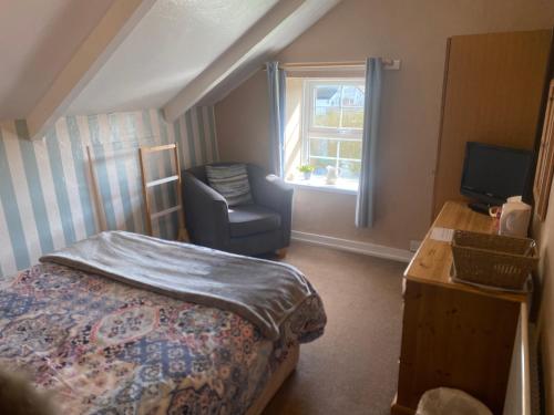 Haelarcher Farmhouse and Helicopter B&B 5