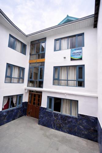 Jahangir cottage Pahalgam in Pahalgam