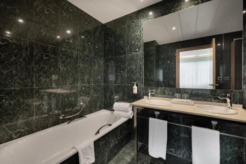 Hotel SB Icaria Barcelona - image 19