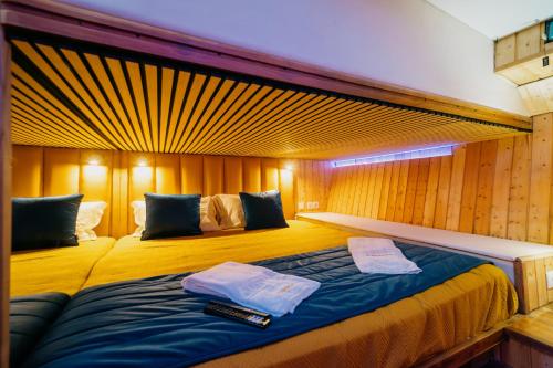 SLEEPBOAT Golden Life Yacth Oporto in Douro, Porto