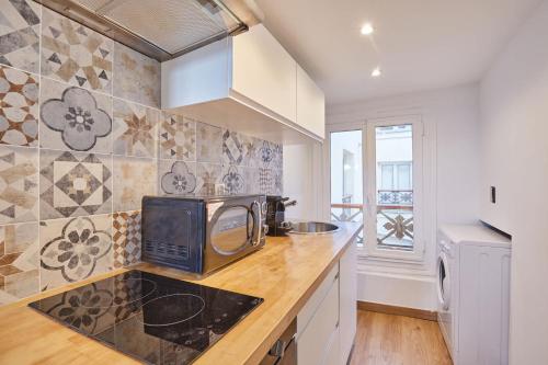 Superb apartment in the Haut Marais - image 2