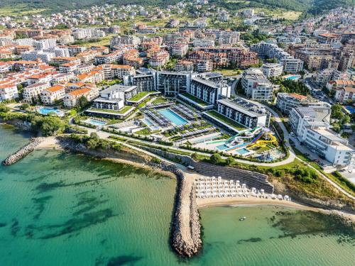 Voya Beach Resort - Ultra All Inclusive – khách sạn tại Yurta