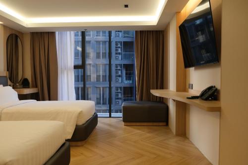 room detail thumbnail 1