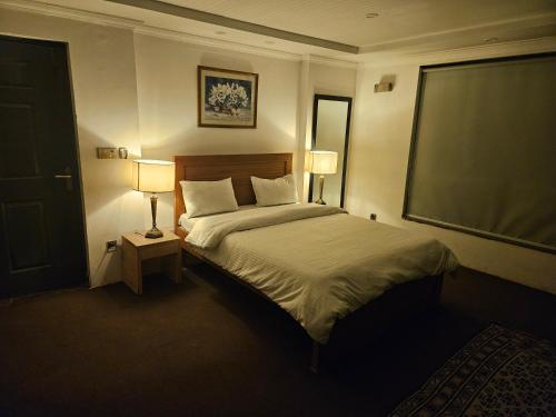 2 double beds