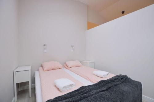 Comfortable Victus Studio near the Railway Station by Noclegi Renters - image 5