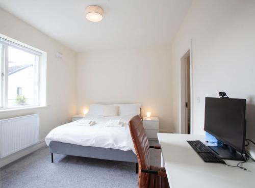 Modern 3BR Split Level Home with Balcony Dublin 16 - main image