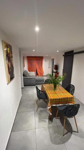 Maison avec Vue sur Mer à Capesterre-de-Marie-Galante (Maison avec Vue sur Mer a Capesterre-de-Marie-Galante) in กัปแตร์-เดอ-มารี-กาล็องต์