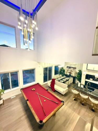 Cozy 3BR with Game room & Pool Table - Near Windermere – khách sạn tại Tây Nam Edmonton