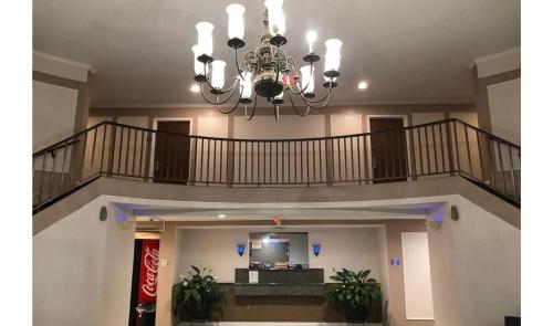 Regency Inn & Suites - image 23