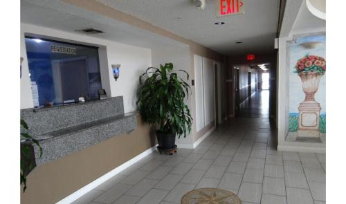 Regency Inn & Suites - image 19