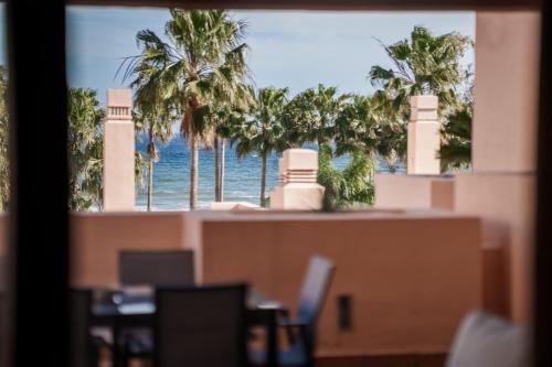 La Perla del Mar - Exclusive Sea View Apartment, Bahía de la Plata, Estepona