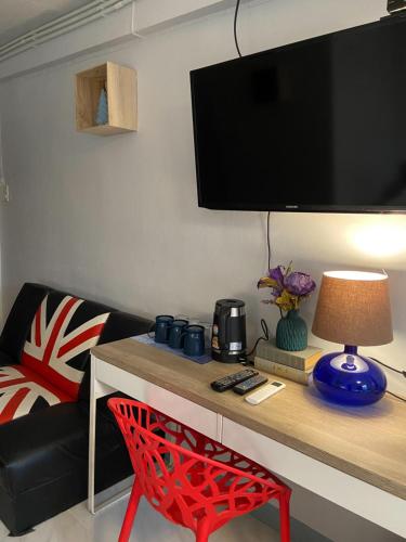 room detail thumbnail 1