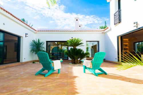 Mediterranean Luxe Villa • 8PAX • Pool • BBQ •Cozy in Santa Paula