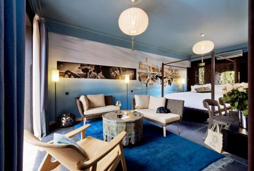 room detail thumbnail 1