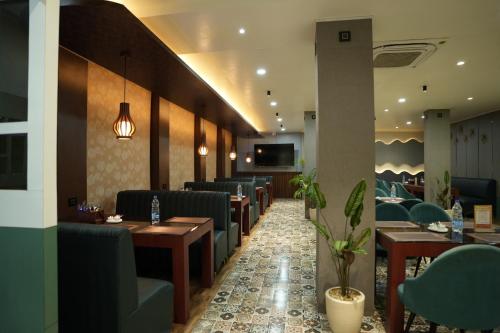 Hotel Royal Paradise - Fuel-up for the Journey in Kishanganj
