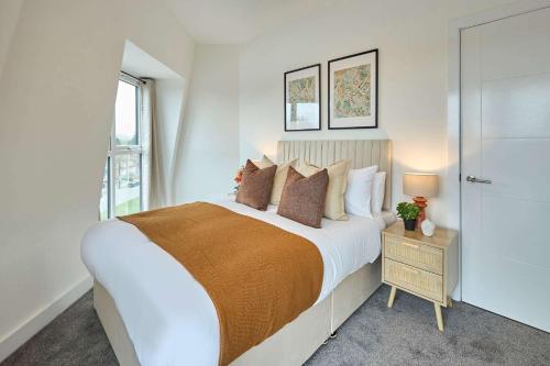 Host & Stay - 18 Queens Court in Huyton