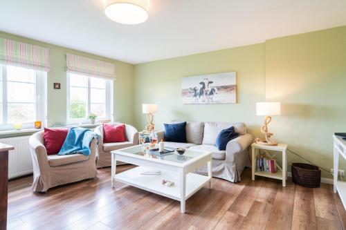 Landhaus 10 min von der Ostsee mit Kamin, eingezäuntem Garten und Sauna! (Landhaus 10 min von der Ostsee mit Kamin, eingezauntem Garten und Sauna!) in Rabenholz