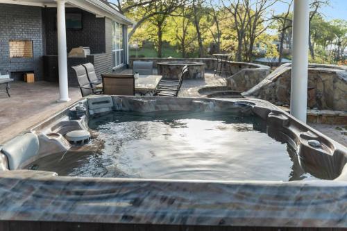 The Finding Place at Lake Palestine in Coffee City (TX)