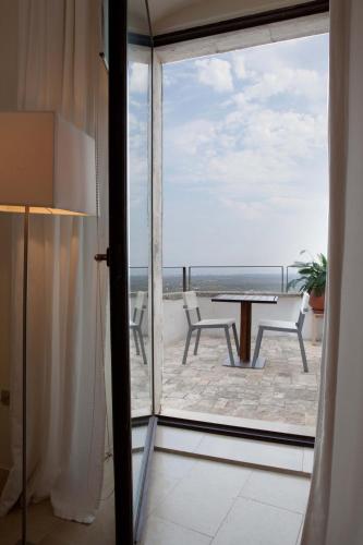 Deluxe Double Room with  Sea View and Balcony