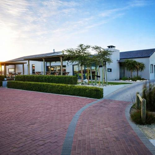 Restauracja, Tranquil Family Retreat, Langebaan Country Estate in Langebaan Country Estate
