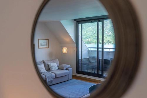 Balcon sur le lac charmant T3 avec vue spectaculaire