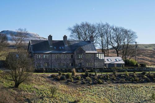 Oakenclough Hall in Sutton (Cheshire East)