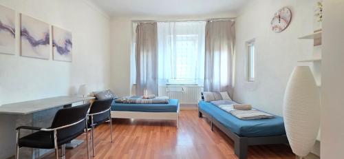 Wohnreich Ulm Zentral - Wohnung in 3OG - Zimmer in 3er WG Room Type - Triple Room