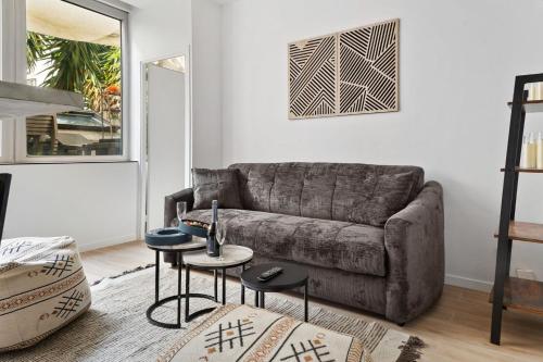 TheBlueStay 260 - Apartment terrace with AC