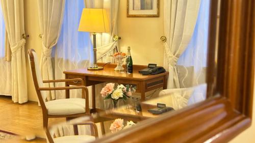 FLEUR DE LIS HOTEL - main image
