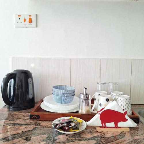 Ruaka Studio with Workspace Free Parking and WiFi in Ruaka