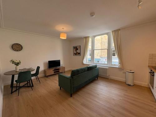 Alma Vale Flat 1B