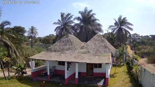 Demba Dou Suites Gardens in Tanji