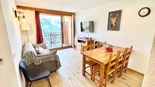 Vue spectaculaire T2 avec 1 chambre, 1 cabine proche ESF Pioupiou avec parking gratuit