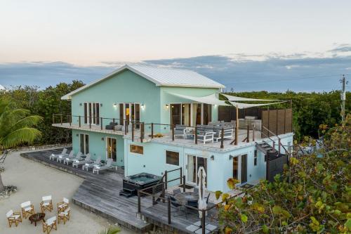 4-Bed Luxury Villa in Little Cayman – khách sạn tại Vịnh Spot