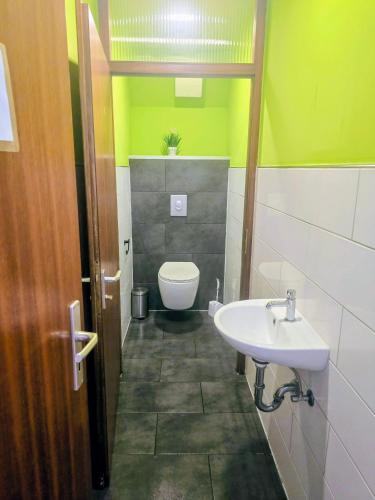 Fürdőszoba, Accommodation for tradespeople - near Karlsruhe in Karlsbad