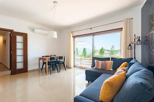 My Home in Sesimbra - Your Home Near the Beach with the Best Castle View! in 哥多維亞
