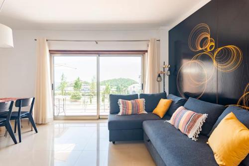 My Home in Sesimbra - Your Home Near the Beach with the Best Castle View! in 哥多維亞