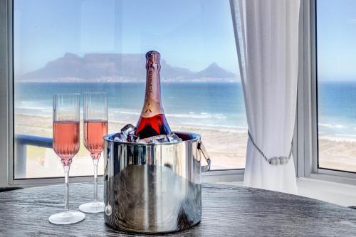 Mountain Tide, Cape Town