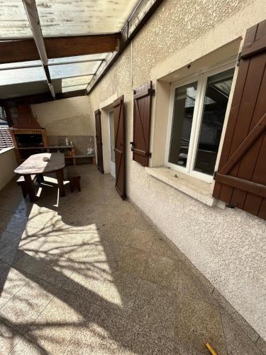 Grande Maison de ville 4 Chambres gîte à louer Le Val Notre-Dame