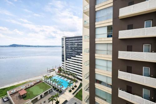 Modern 2BR Apt. on the 14th Floor with free Parking