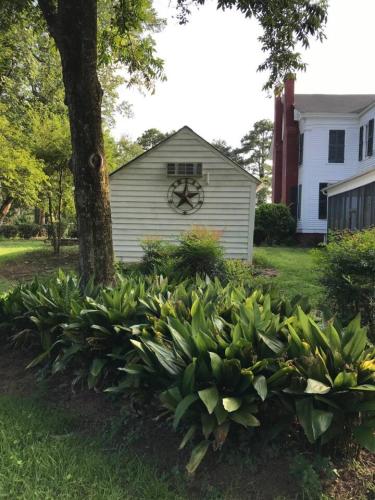Pecan Shelling House - 35 Mins to Univ of Alabama in Eutaw (AL)