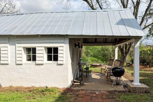 Pecan Shelling House - 35 Mins to Univ of Alabama in Eutaw (AL)