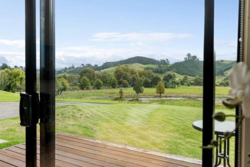 Cosy Tauranga River Cottage with Rural Outlook in Te Puna