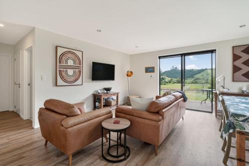 Cosy Tauranga River Cottage with Rural Outlook in Te Puna