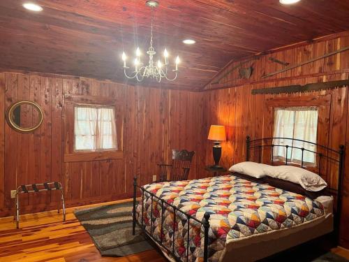 1 of 3 Guest Quarters 35 Min to U of Alabama in Eutaw (AL)