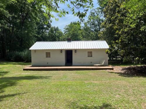 1 of 3 Guest Quarters 35 Min to U of Alabama in Eutaw (AL)
