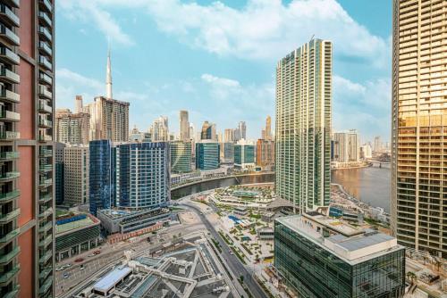 High Floor Burj view in Peninsula One Community - image 11