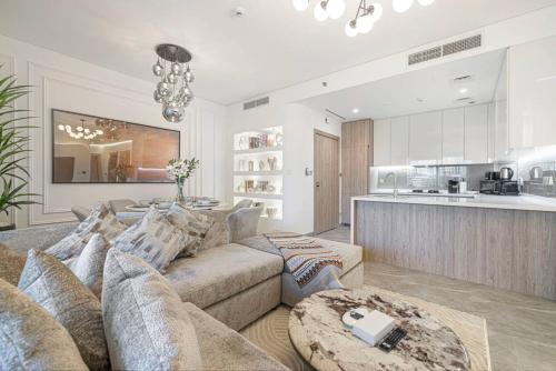 High Floor Burj view in Peninsula One Community - image 13