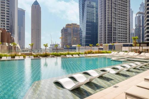 High Floor Burj view in Peninsula One Community - image 4