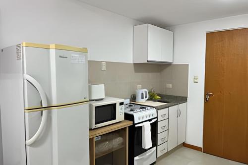 Kitchen, Pichincha 1 | calido | Monoambiente in Alberto Olmedo